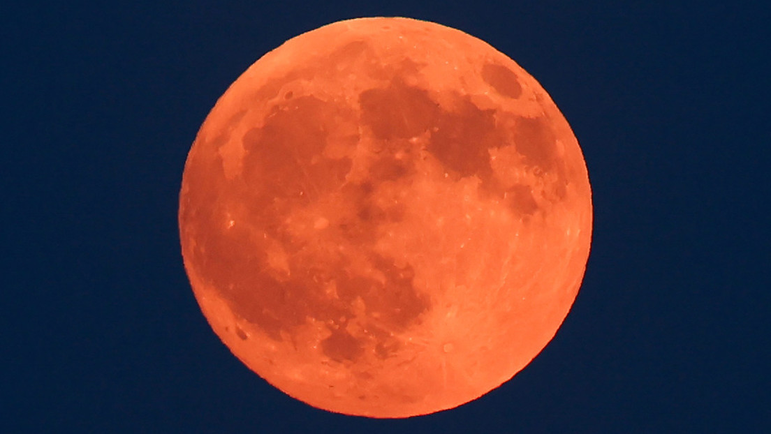 “Luna de sangre”: el espectacular eclipse total de luna que ilumina hoy el cielo