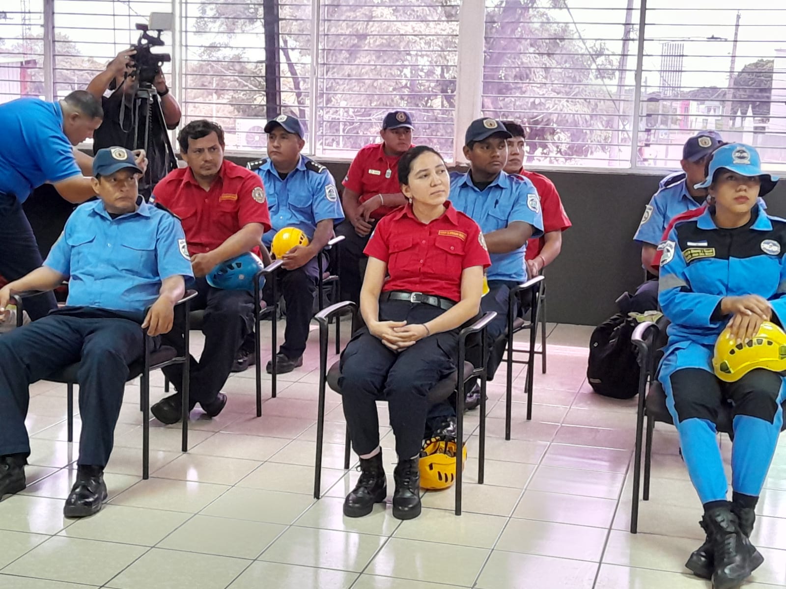 Bomberos Unidos inician nuevo curso en técnicas de rescate de altura