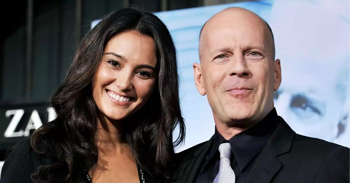 Esposa de Bruce Willis defiende la decisión de mudar al actor a otra casa