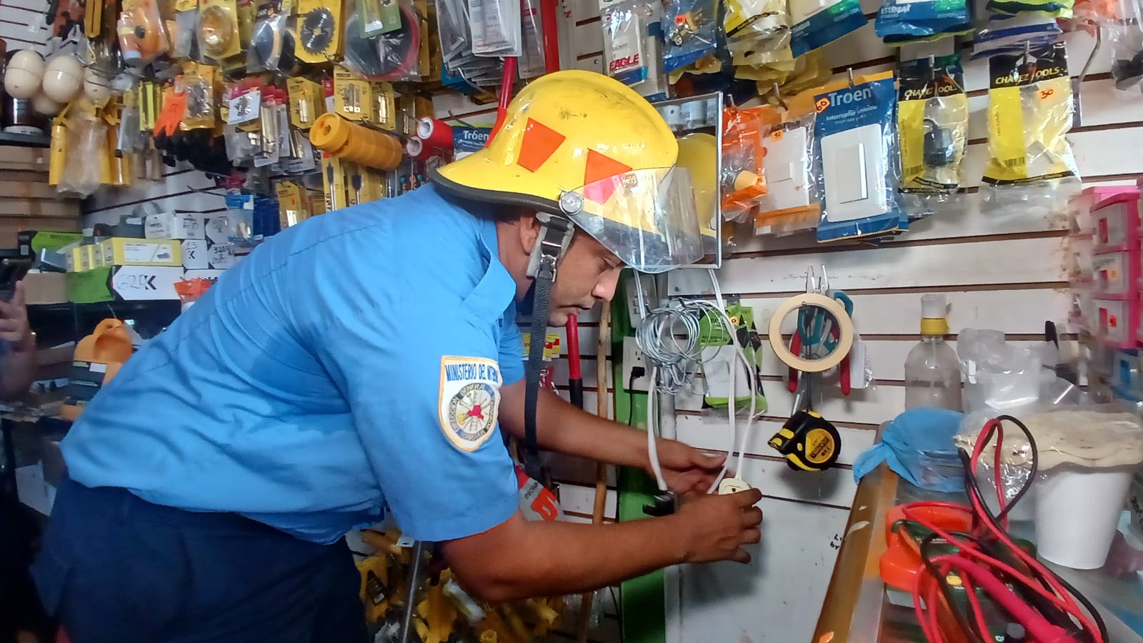 Inspecciones de bomberos continúan garantizando mercados más seguros