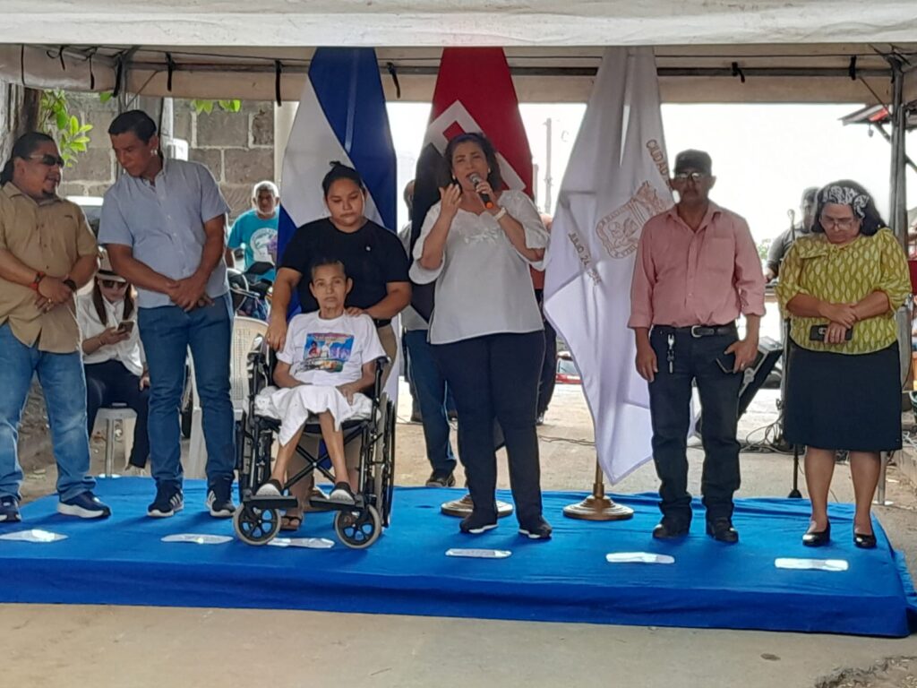 Familia en estado de vulnerabilidad recibe vivienda digna en Managua
