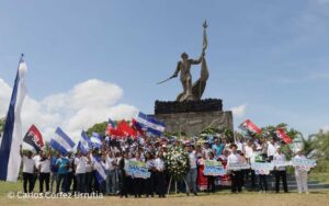 Honores a los héroes de San Jacinto comprometidos con las transformaciones educativas para derrotar a la pobreza