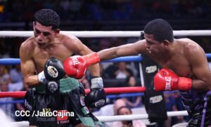 El Chocolatito González venció al Ratón Robles por decisión unánime