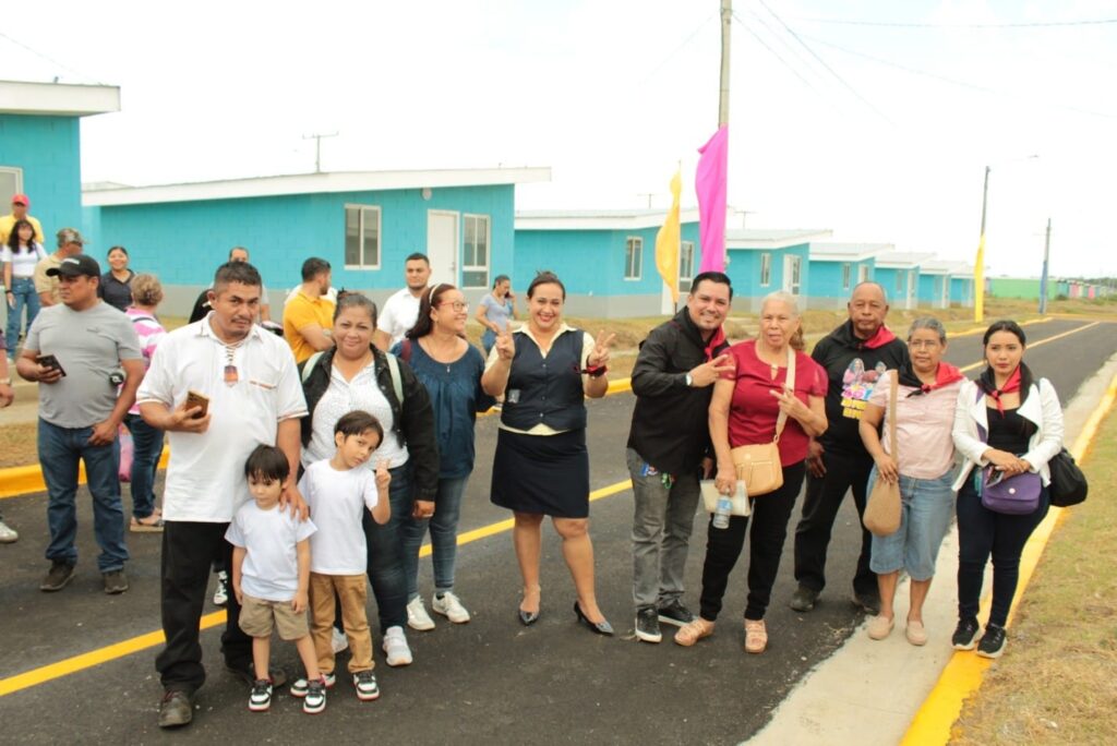 Familias inician a recibir sus viviendas en la Urbanización Nuevas Victorias