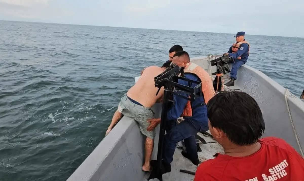 Fuerza naval de Nicaragua rescata a pescadores en Corinto