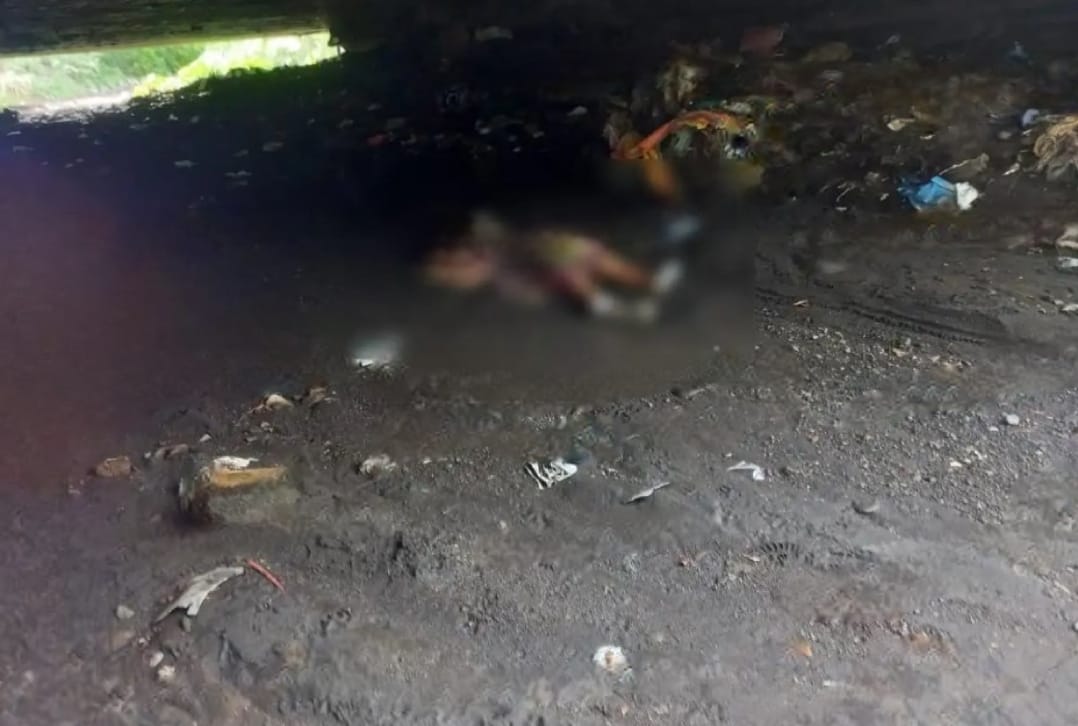 Mujer es encontrada muerta con signos de violencia debajo de un puente en Managua