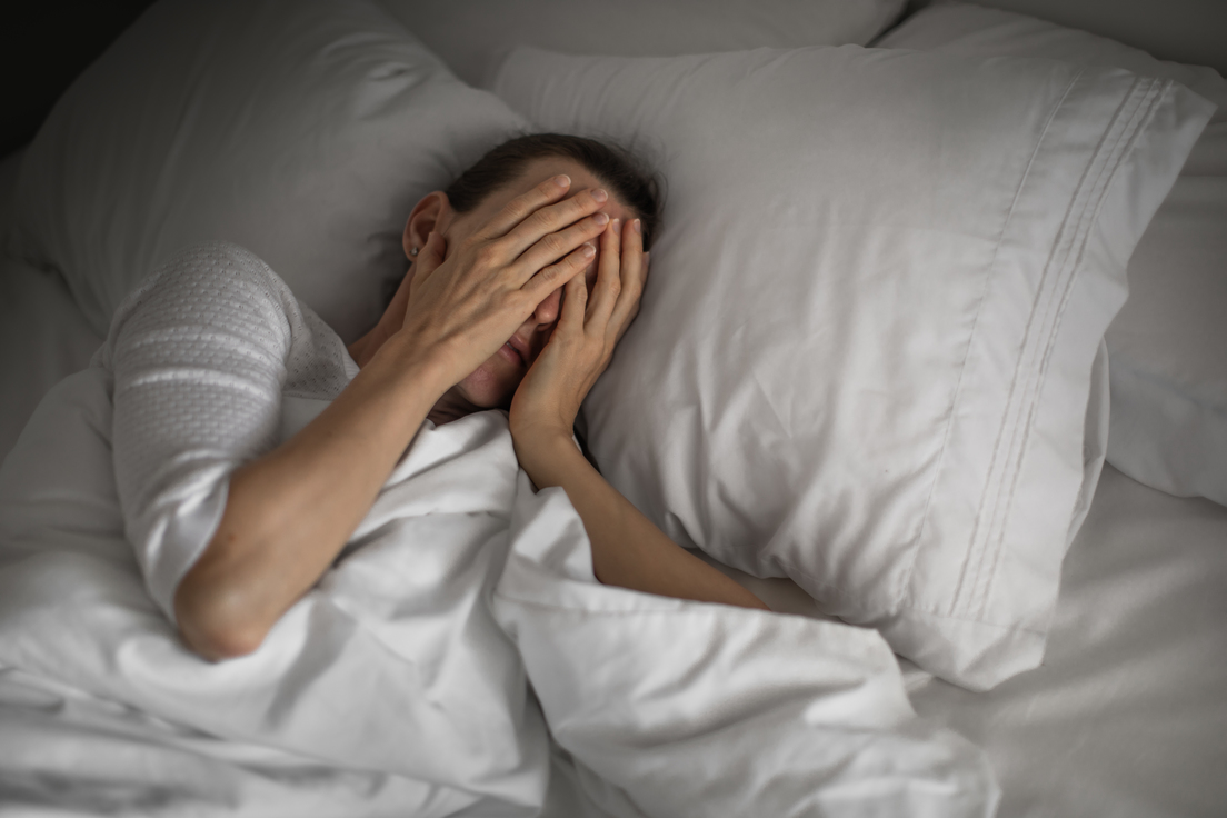 Robarle horas al sueño te roba la vida: estas son algunas de las consecuencias de no dormir bien