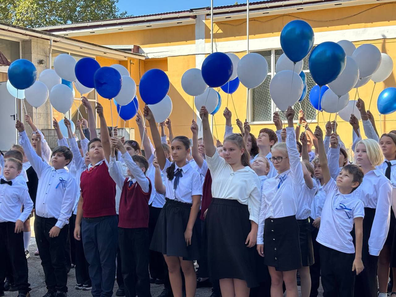 Niños de Sebastopol felicitan al pueblo nicaragüense por Fiestas Patrias