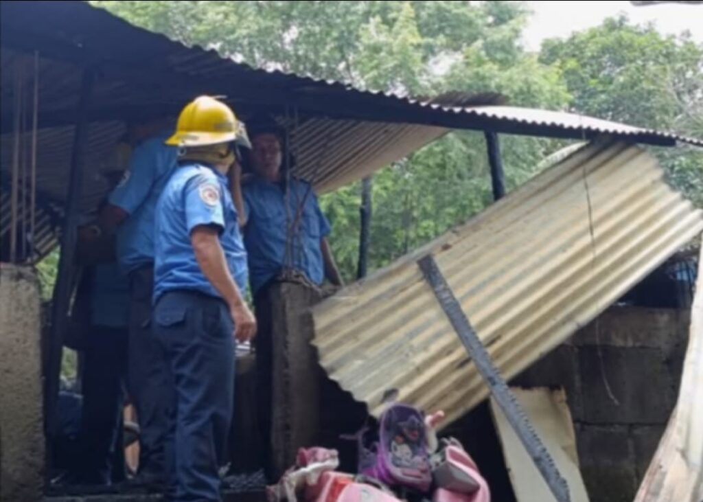 Vecinos salvan a dos niñas de morir calcinadas en un incendio