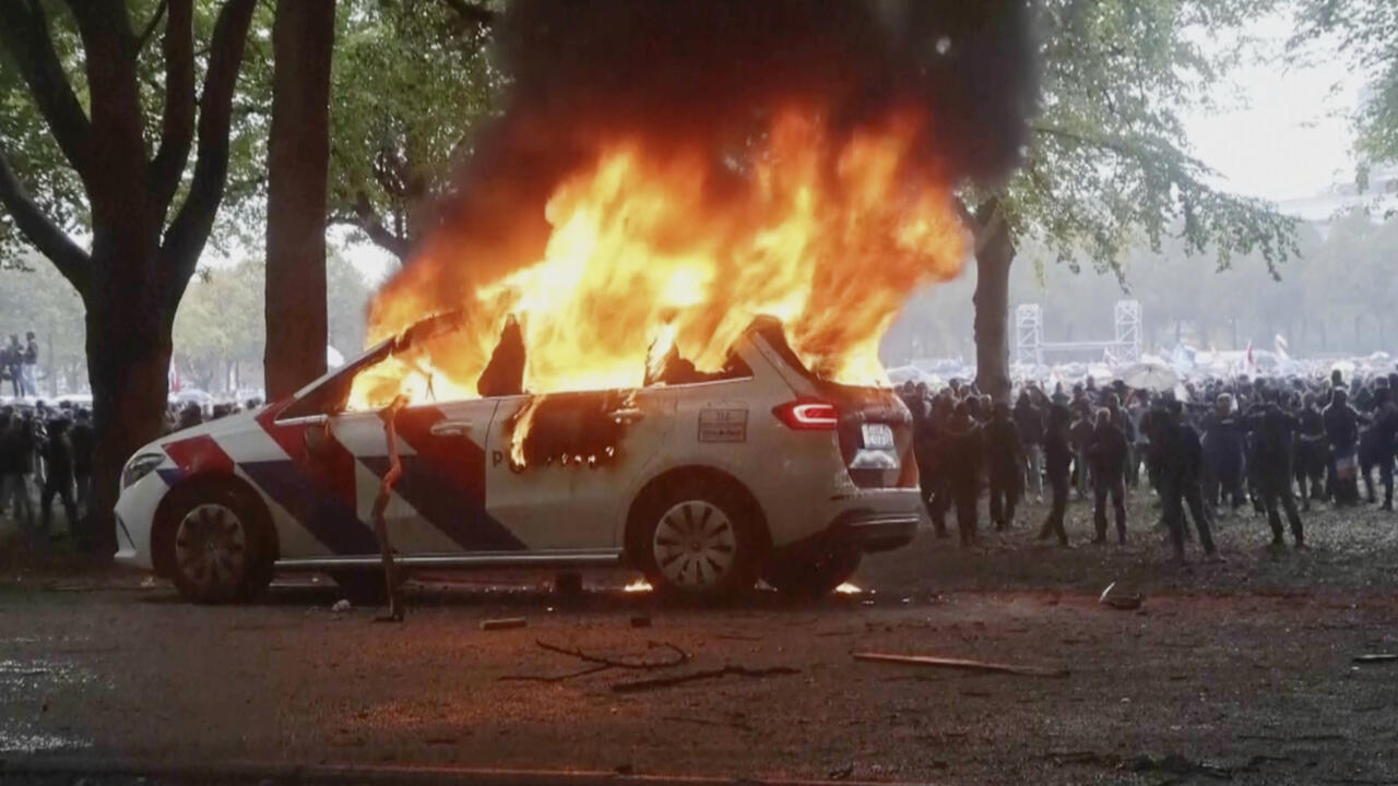 Violencia y disturbios en protesta antiinmigración en los Países Bajos