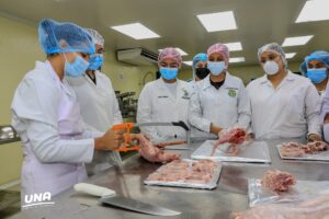 Inauguran primera escuela de cárnicos en la UNA