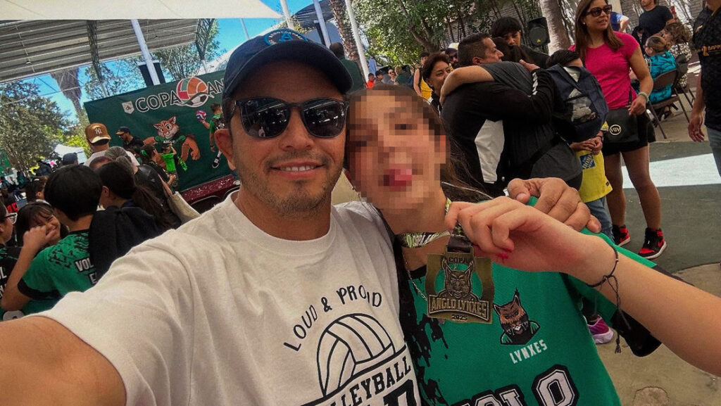 Madre lleva a su hija de 14 años a ponerse implante mamario y la menor muere