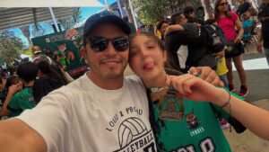 Madre lleva a su hija de 14 años a ponerse implante mamario y la menor muere