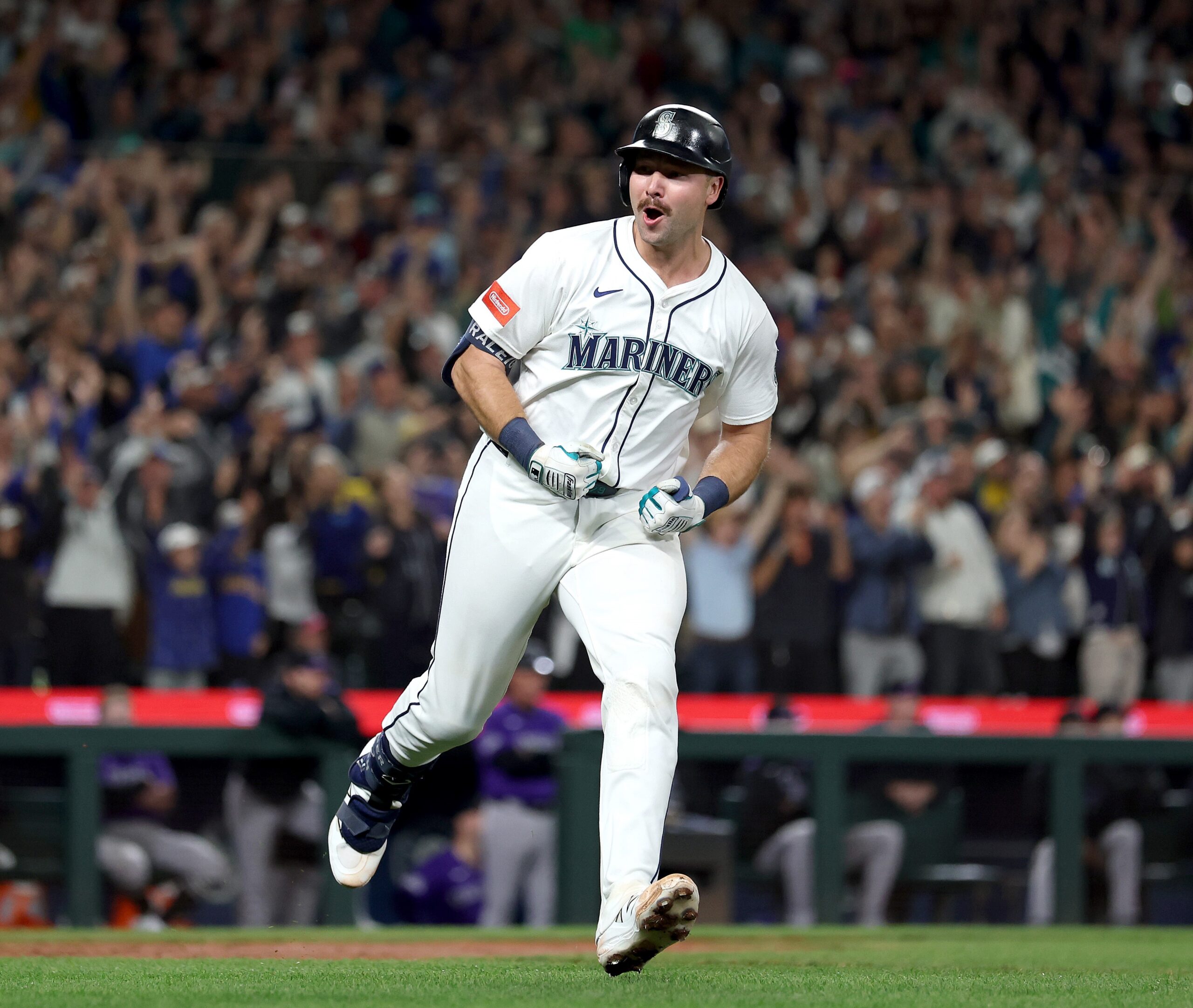 Cal Raleigh alcanza la mítica cifra de 60 jonrones y los Mariners ganan el Oeste de la Americana