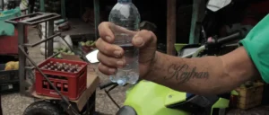 Suben a 11 los muertos por consumir licor artesanal en Colombia