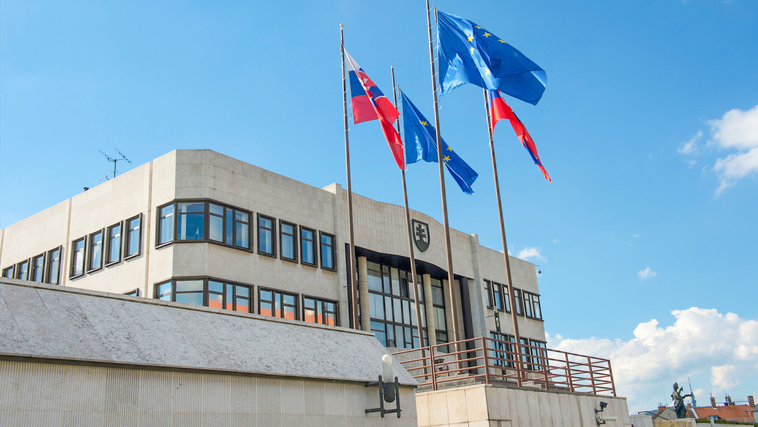 Un país de la UE introduce cambios anti-LGBT en su Constitución