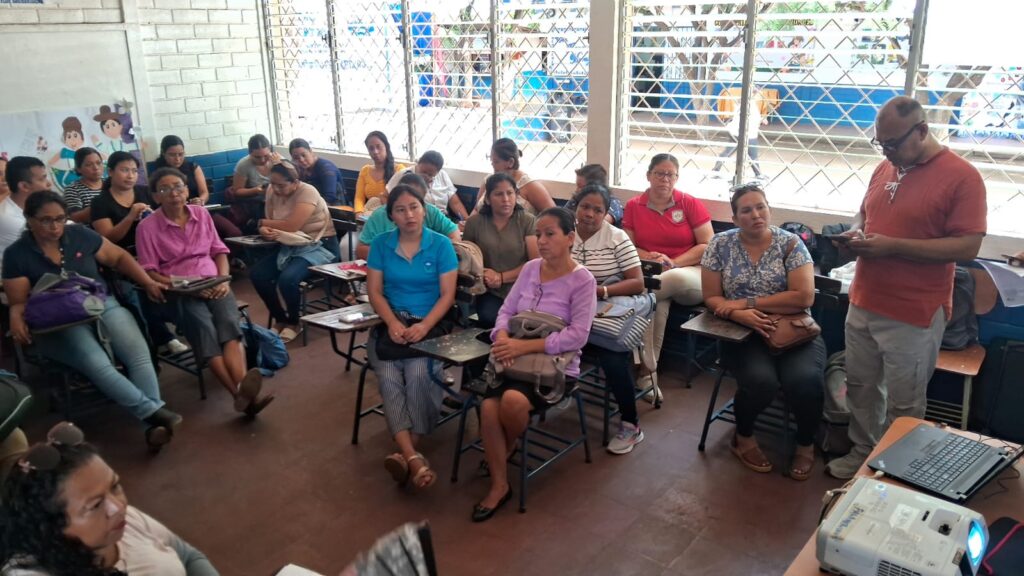  Mined brinda nueva capacitación a los docentes en EPI