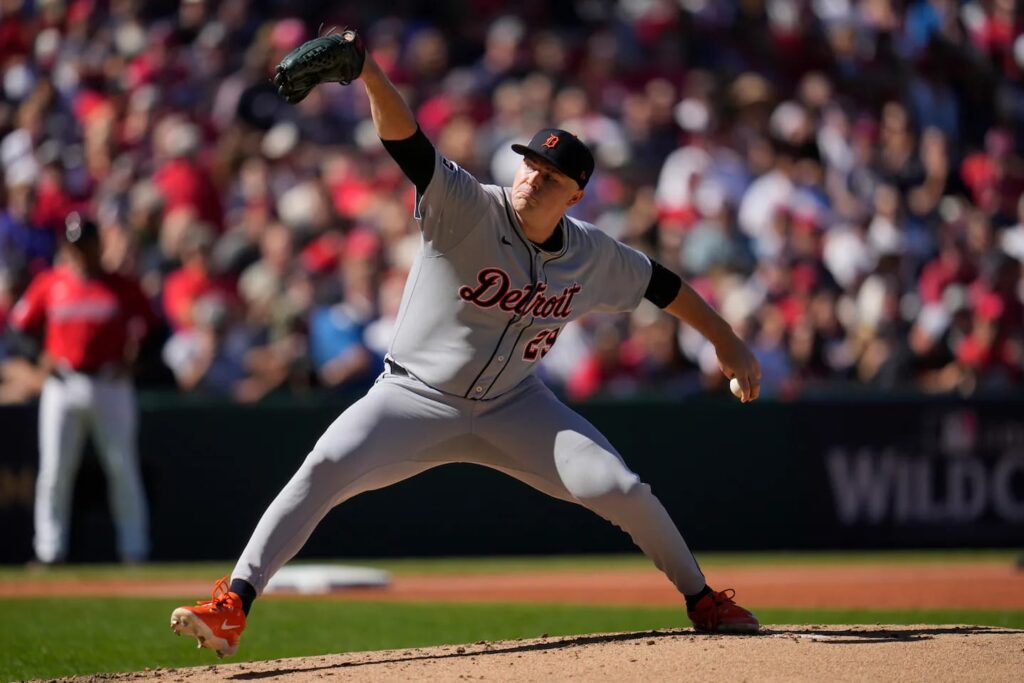 Tarik Skubal poncha a 14 y los Tigers vencen a los Guardians en el primer duelo de la serie de comodín