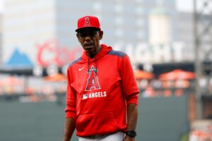 Ron Washington no seguirá como mánager de los Angels tras dos temporadas interrumpidas por problemas de salud