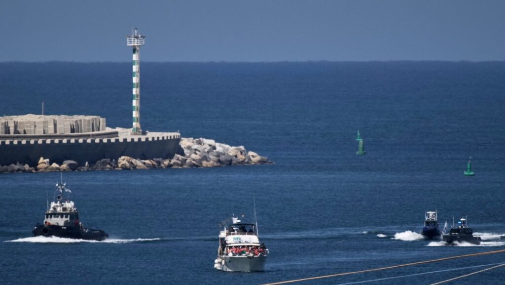 Israel cuenta qué pasará con los pasajeros de la flotilla humanitaria detenida al intentar llegar a Gaza