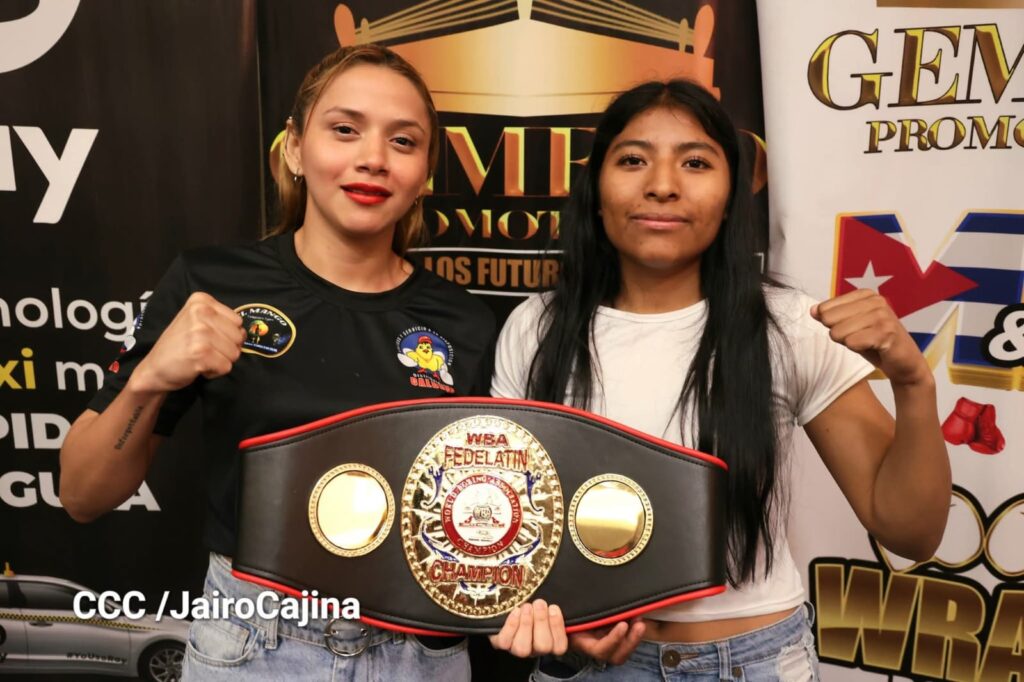 La nicaragüense Roxana Mendoza ante Ana Miramom por el título Fedelatín de la AMB   