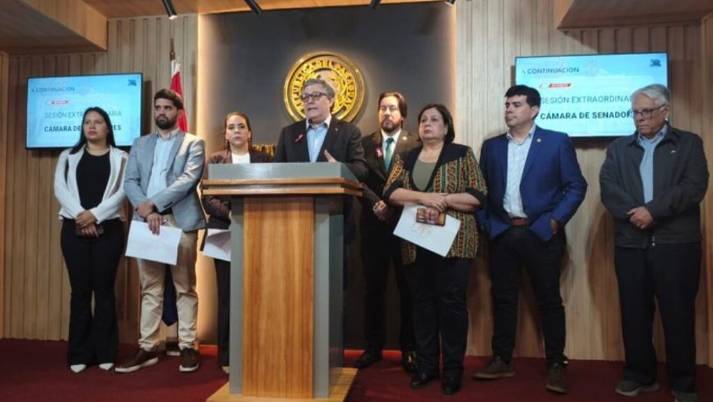 Denuncian a un presidente suramericano por enriquecimiento ilícito y abuso de poder