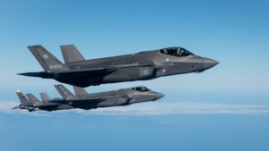 Caracas denuncia que cinco aviones de combate de EE.UU. sobrevolaron el espacio aéreo venezolano