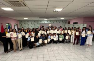 Más de 50 universitarios se gradúan en oratoria, discurso y expresión corporal