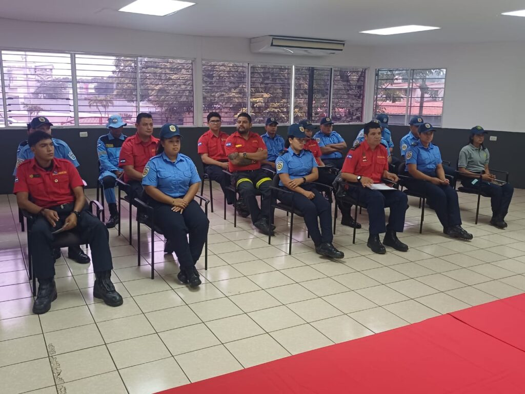 Bomberos Unidos inician segundo curso de Extinción de Incendios