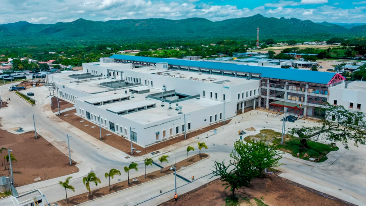 Gobierno anuncia fechas de entregas y relanzamiento de hospitales