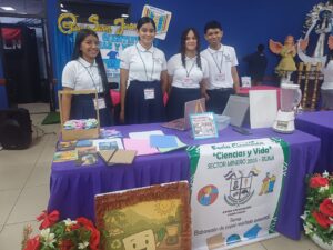Mined efectúa feria para proyectar las habilidades científicas de los alumnos