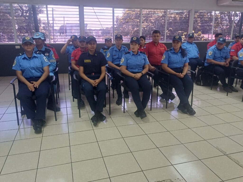 Bomberos de Nicaragua y España concluyen con éxito capacitación sobre extinción de incendios