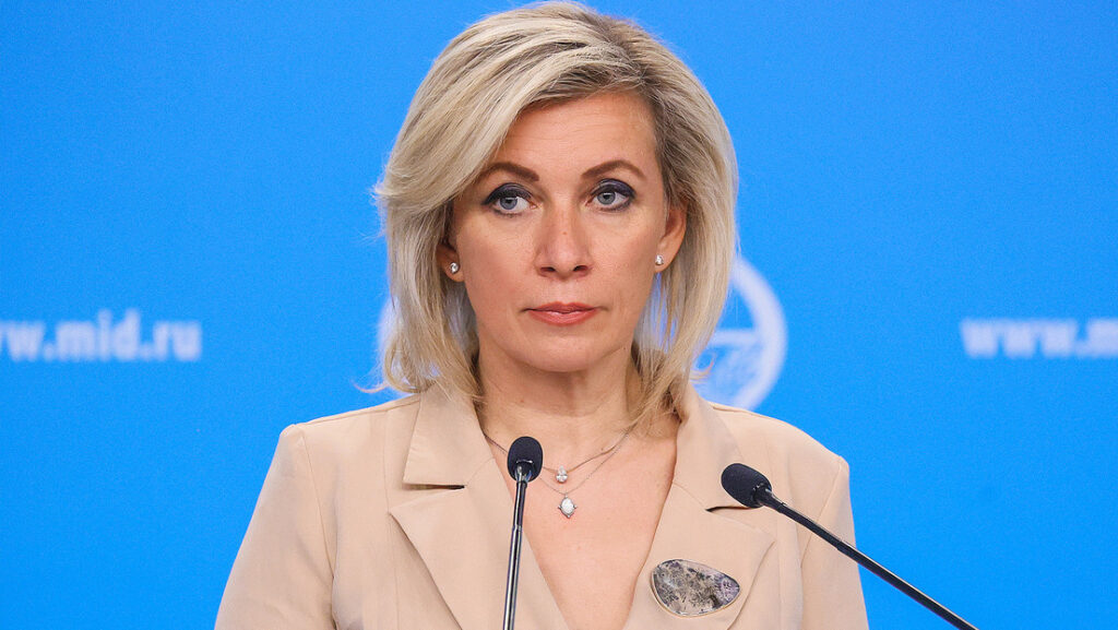 "Mentira descarada": Zajárova destroza a Occidente con un recordatorio de su historia