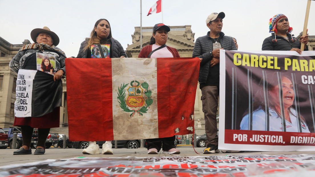 “Se fue una monstruo y llega un violador”: Peruanos cargan contra “todos” tras el cambio de poder