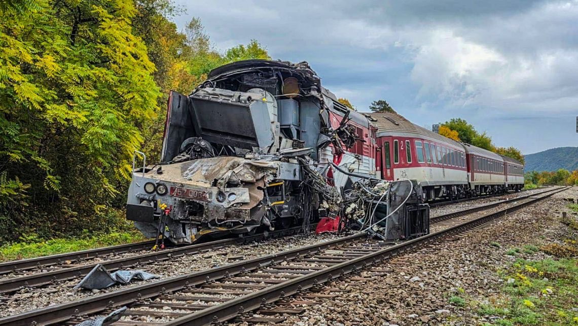 Decenas de heridos tras la colisión de dos trenes de alta velocidad en Eslovaquia