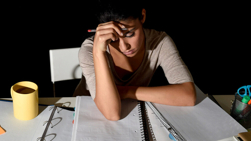 El trastorno que pasa desapercibido en las mujeres hasta convertirse en un problema grave