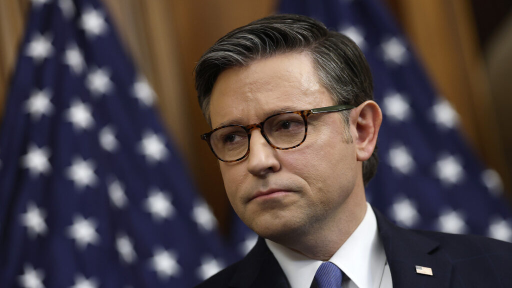 EEUU se dirige a uno de sus cierres de Gobierno "más largos en la historia", dice Mike Johnson