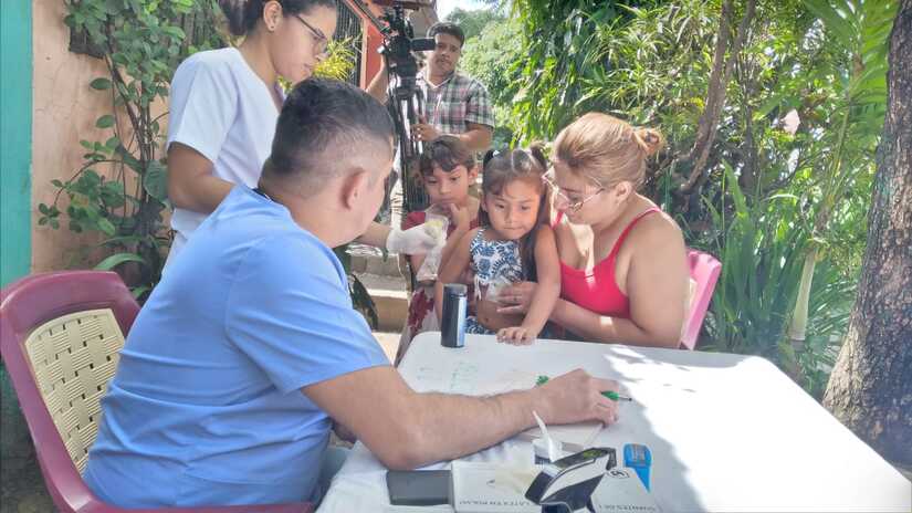 La Mascota efectúa feria