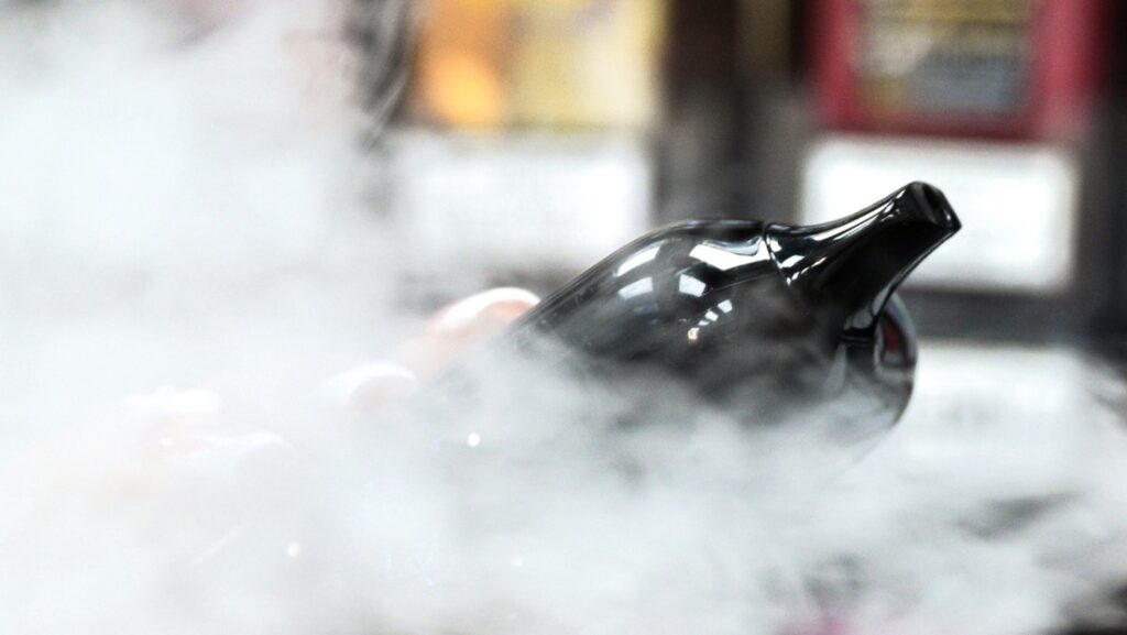 Su piel se desprendía y su cuerpo se cubrió de ampollas: compra líquido de vapeador y termina en cuidados intensivos