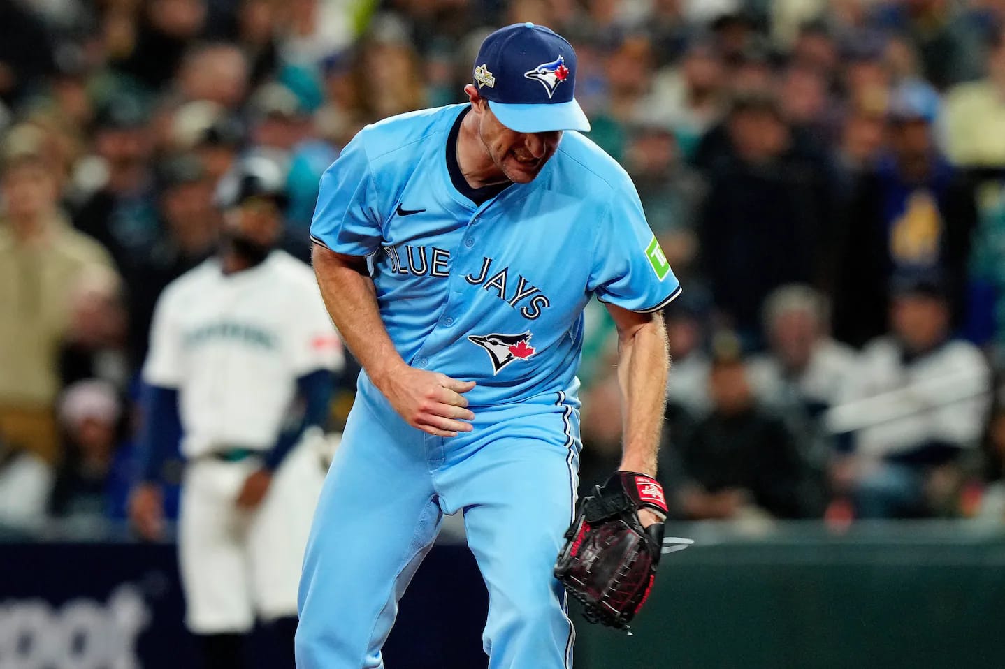 Scherzer brilla como antes y los Blue Jays vencen a los Mariners para empatar su Serie de Campeonato