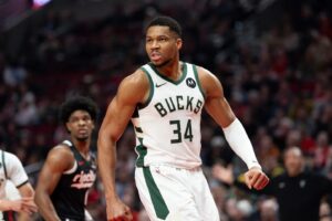 Giannis Antetokounmpo afirma que quiere ser uno de los grandes de todos los tiempos pero admite: “Aún no estoy ahí”
