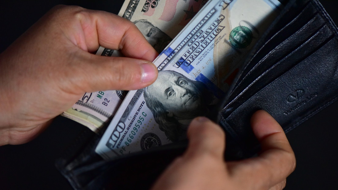 Pese a protestas e inestabilidad, el dólar se desploma en este país latinoamericano