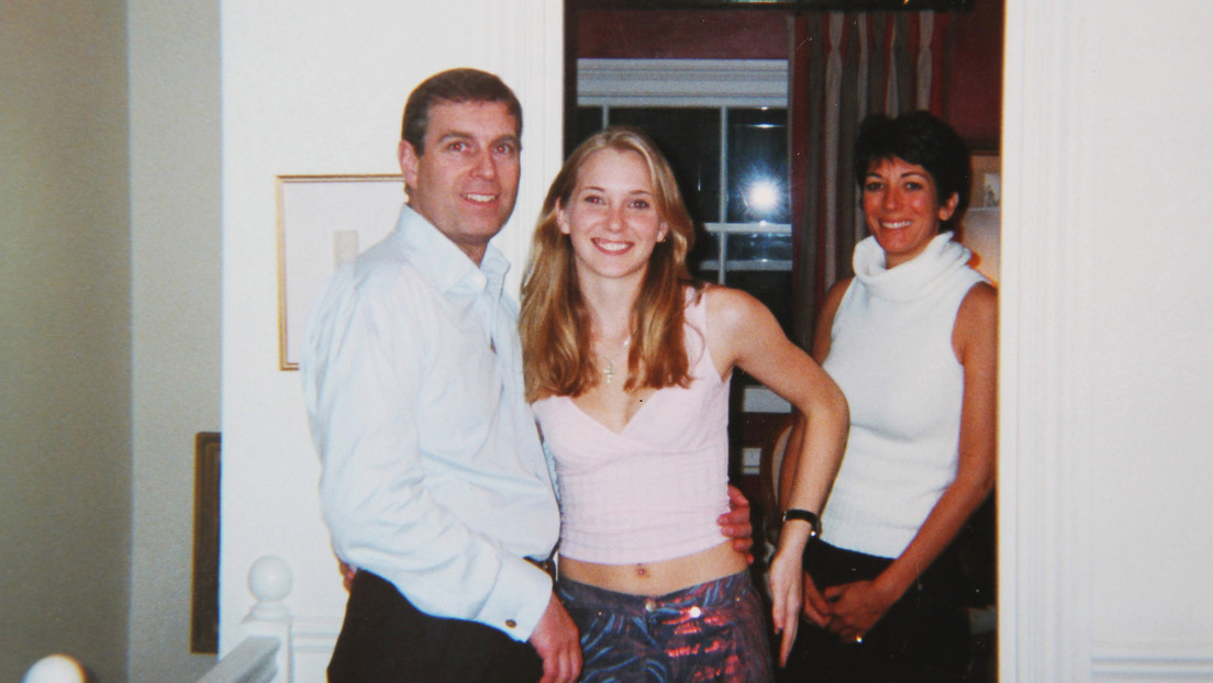 La más conocida víctima de Epstein fue golpeada, estrangulada y violada por un “conocido primer ministro” en su isla