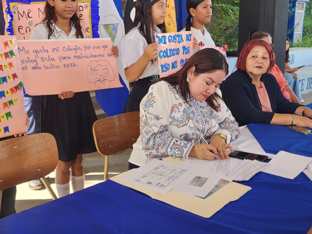 Mined arranca matrícula escolar 2026