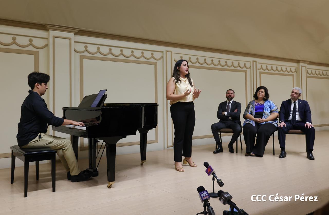 Soprano nicaragüense gana segundo lugar en concurso internacional en Abjasia