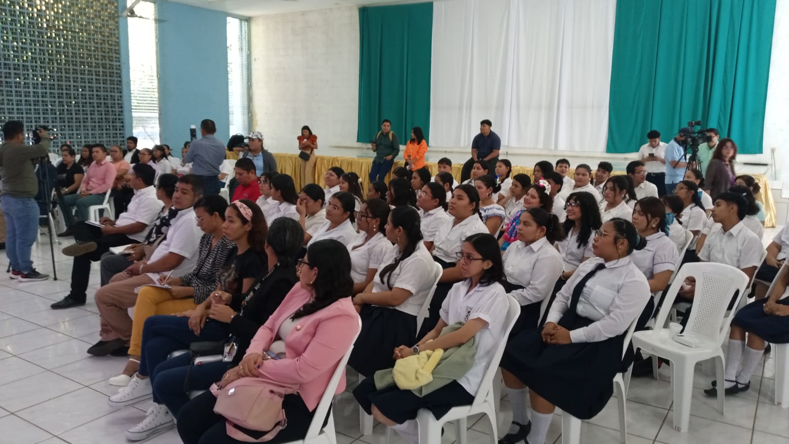 Encuentros departamentales evalúan avances de estrategia de educación