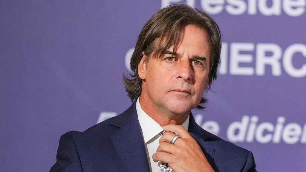 a "estafa" de un millonario contrato firmado por Lacalle Pou en Uruguay