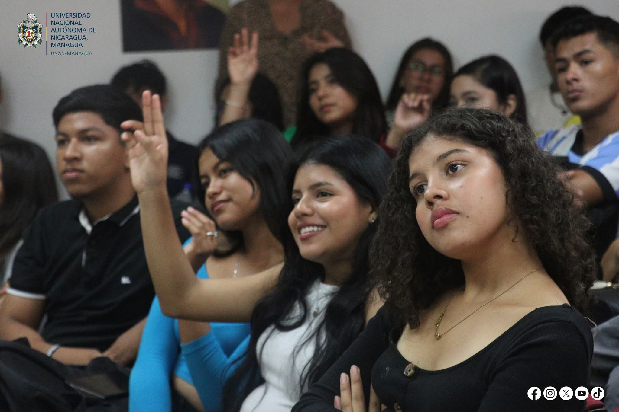 Estudiantes de comunicación afinan conocimientos en taller de edición de video