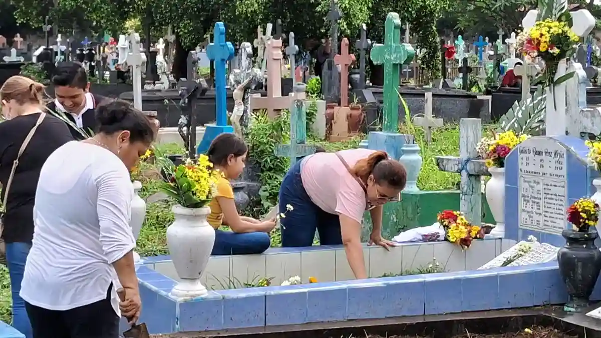Anuncian plan para garantizar la seguridad en los cementerios por el Día de los Difuntos