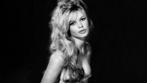 "No sé quién fue el imbécil que lanzó las 'fake news'": Brigitte Bardot se enfada con la prensa